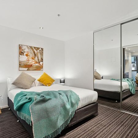 Complete Host Halo Apartments เมลเบิร์น ห้อง รูปภาพ