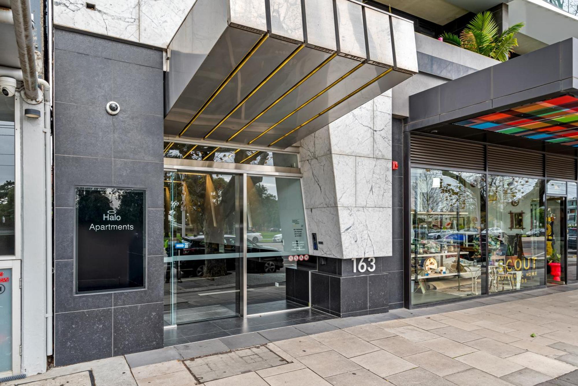 Complete Host Halo Apartments เมลเบิร์น ภายนอก รูปภาพ