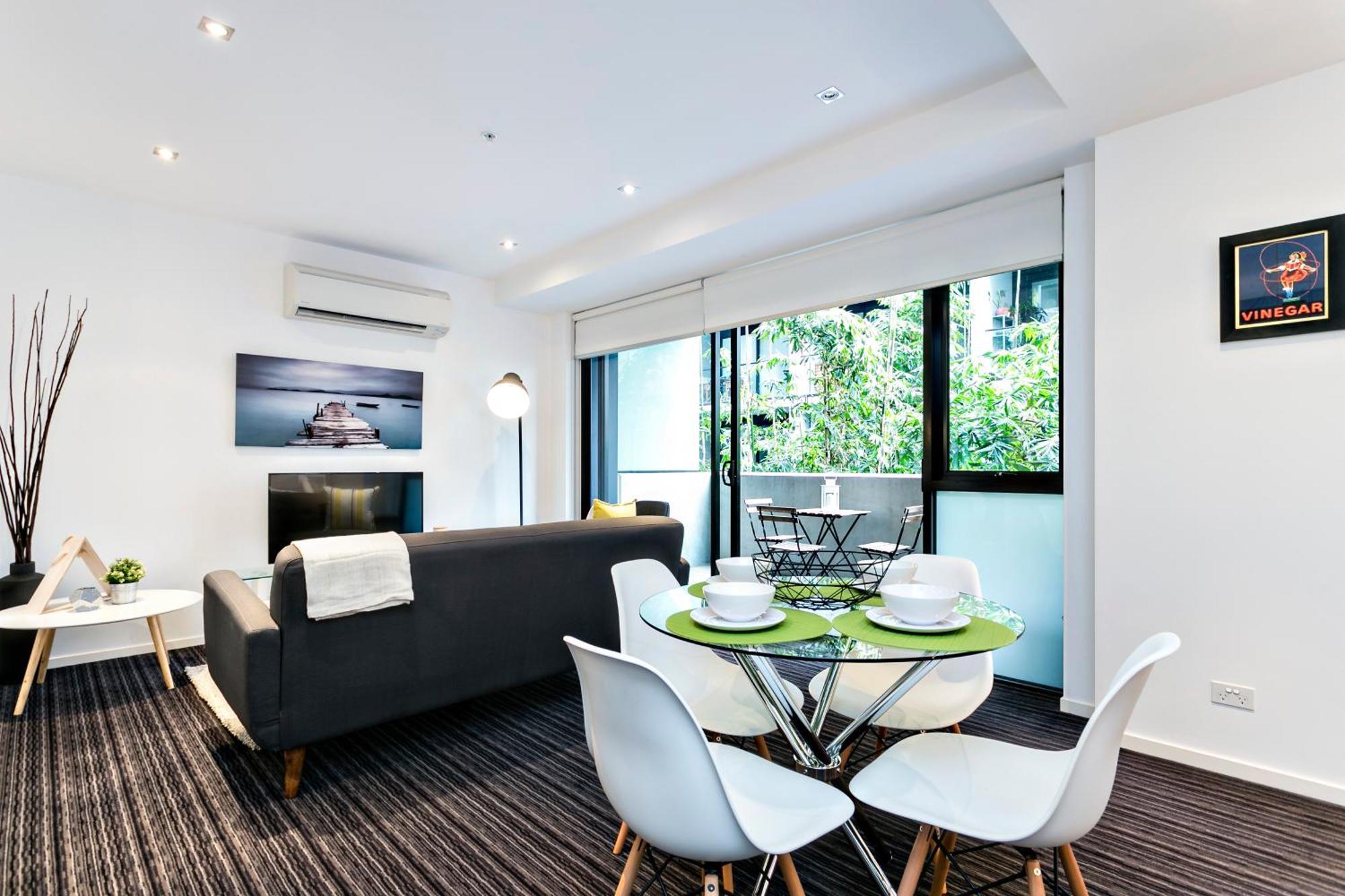 Complete Host Fitzroy St Apartments เมลเบิร์น ภายนอก รูปภาพ