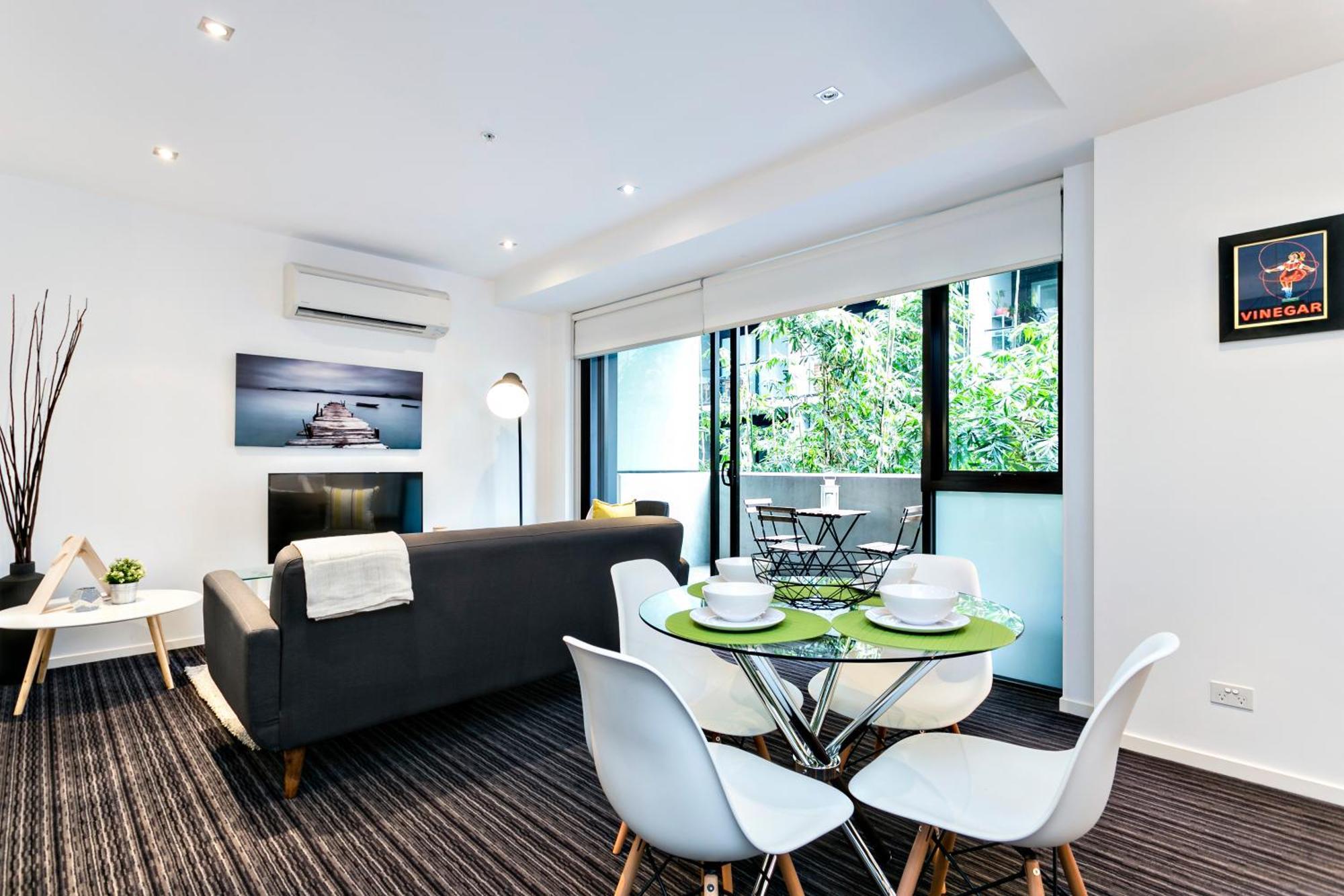 Complete Host Halo Apartments เมลเบิร์น ภายนอก รูปภาพ