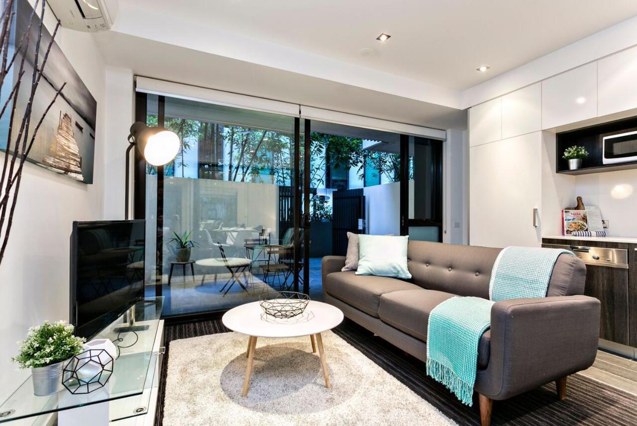 Complete Host Fitzroy St Apartments เมลเบิร์น ภายนอก รูปภาพ